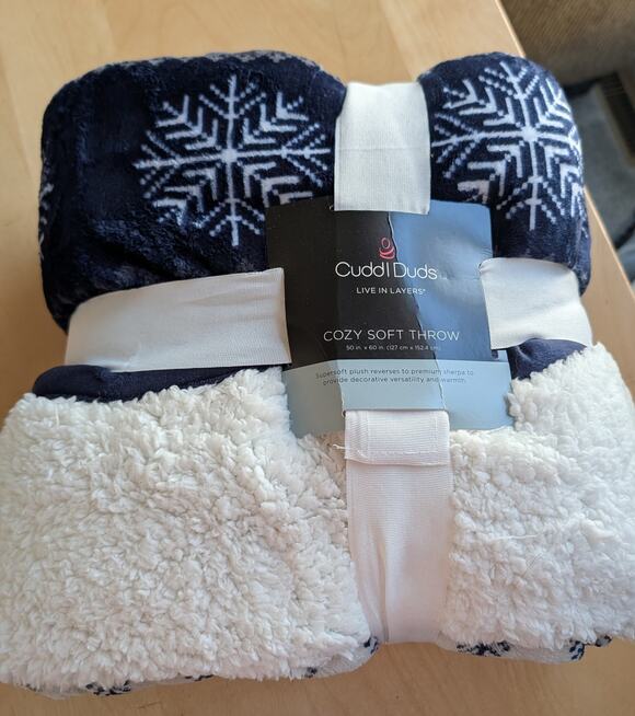 Cuddl Duds Other - 🏖️NWT Cuddl Duds Cozy Soft Throw